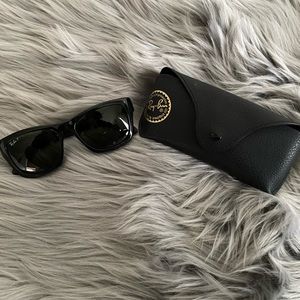 Raybans wayfarer sunglasses
